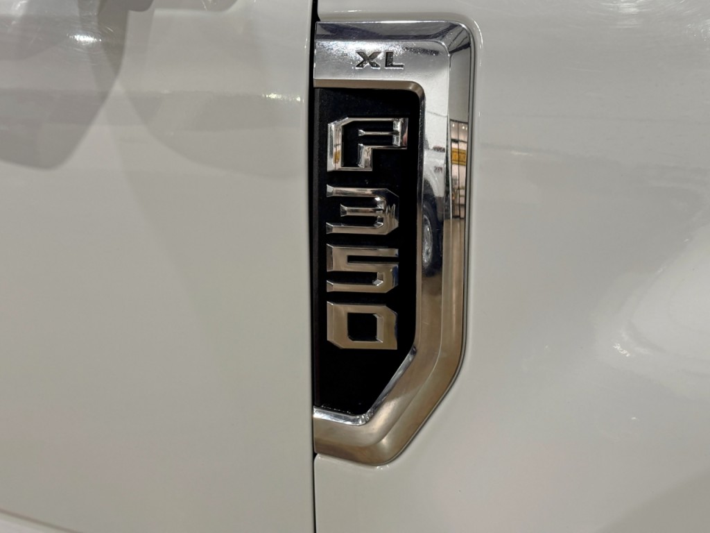 2022 Ford F-350 Image 3
