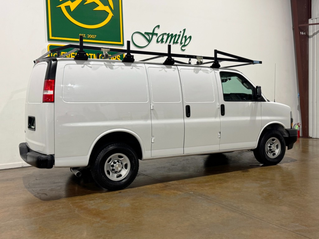 2021 Chevrolet Express Image 3