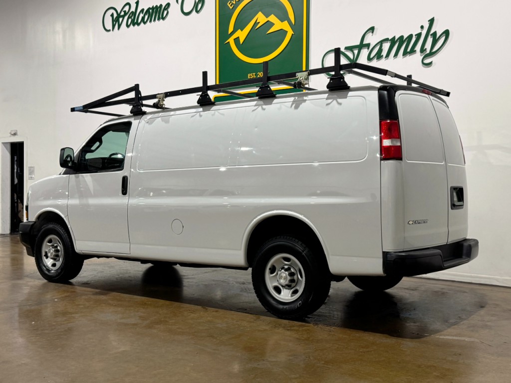 2021 Chevrolet Express Image 4