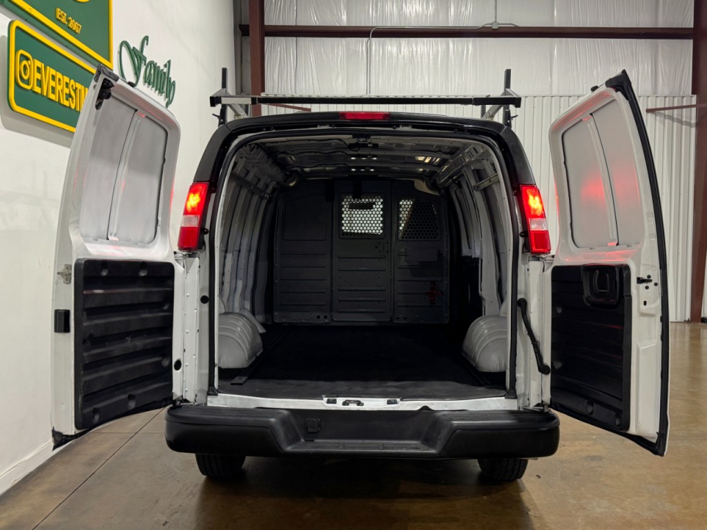 2021 Chevrolet Express Image 11