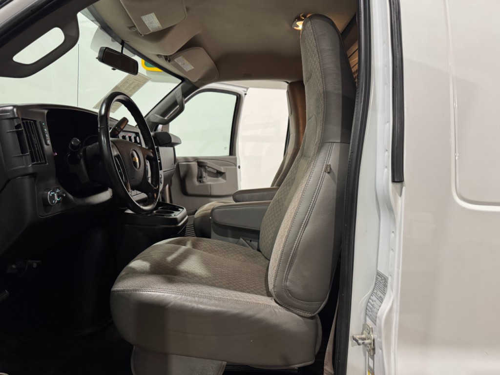 2021 Chevrolet Express Image 16