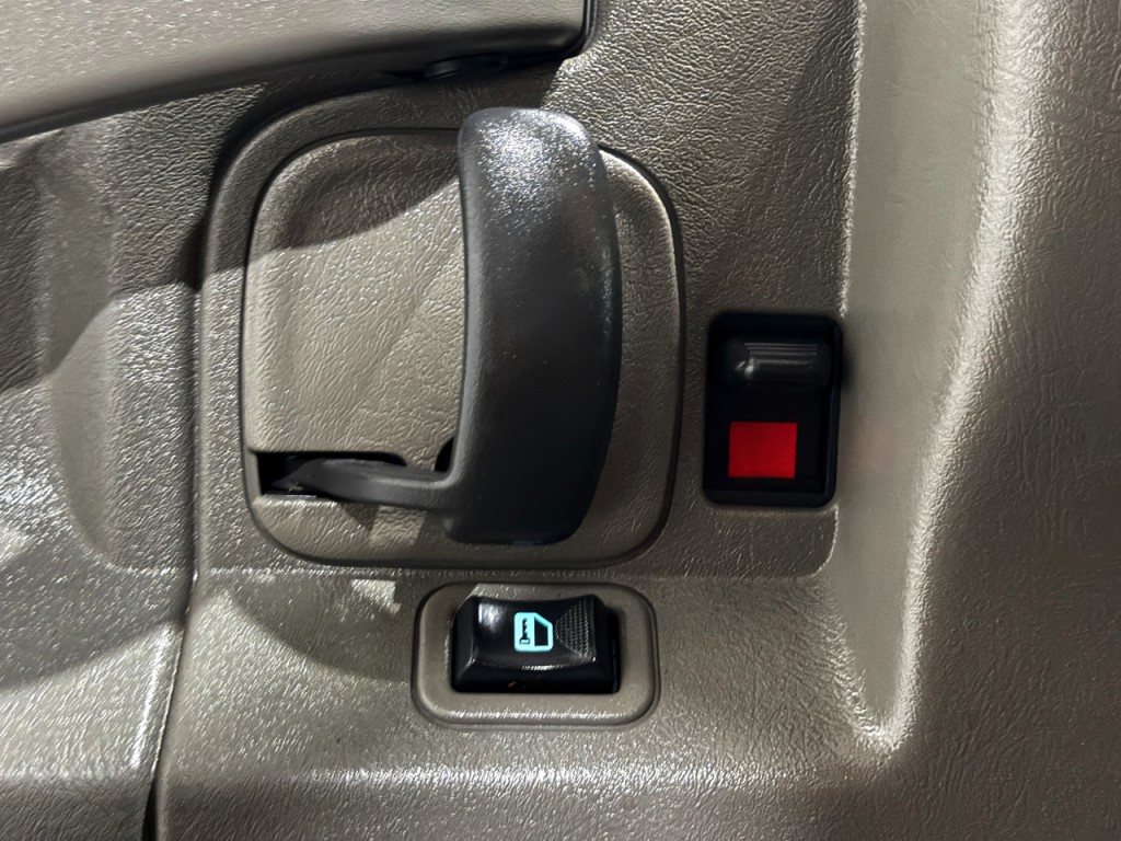 2021 Chevrolet Express Image 17