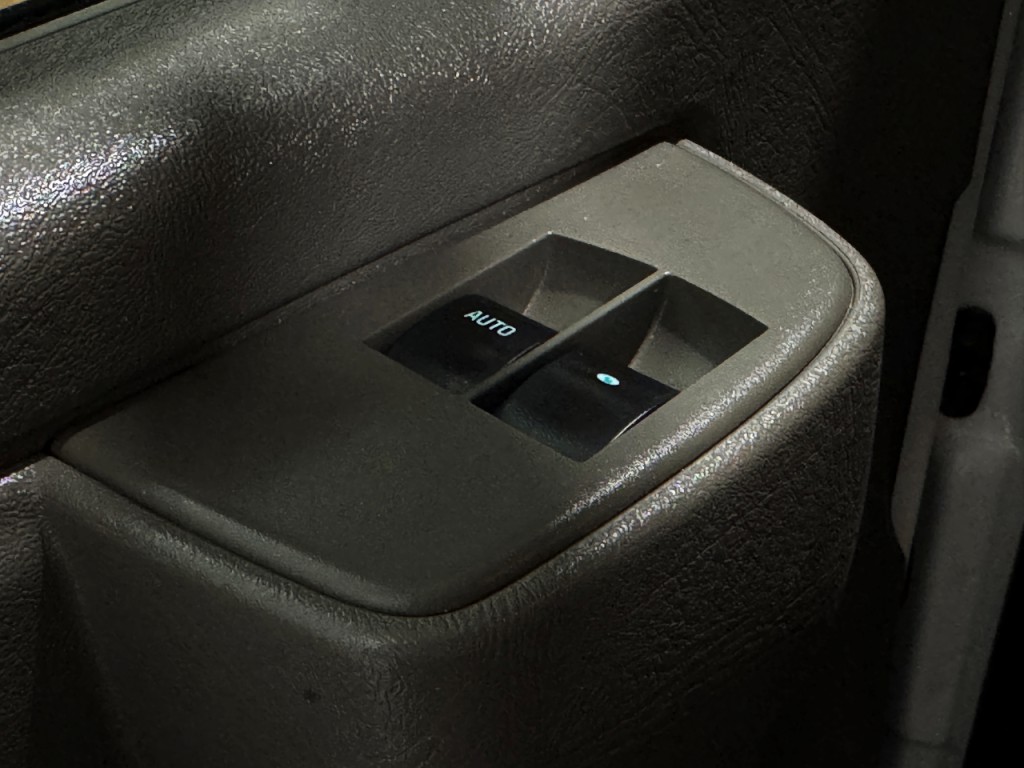 2021 Chevrolet Express Image 18