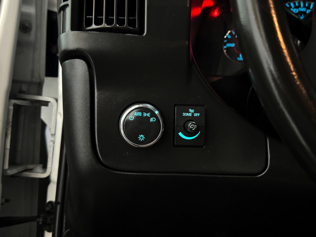 2021 Chevrolet Express Image 19