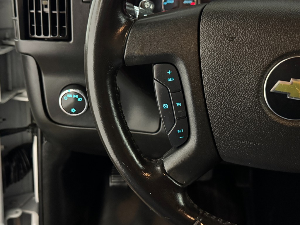 2021 Chevrolet Express Image 25