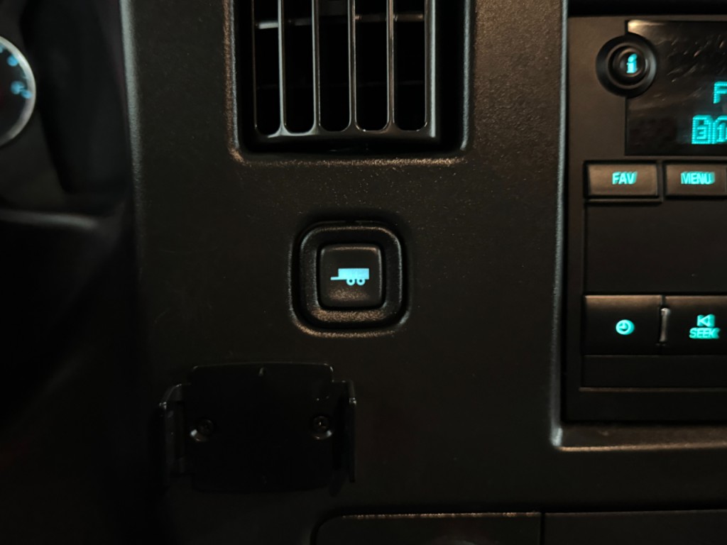 2021 Chevrolet Express Image 27