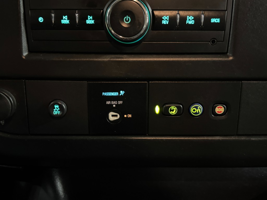 2021 Chevrolet Express Image 28