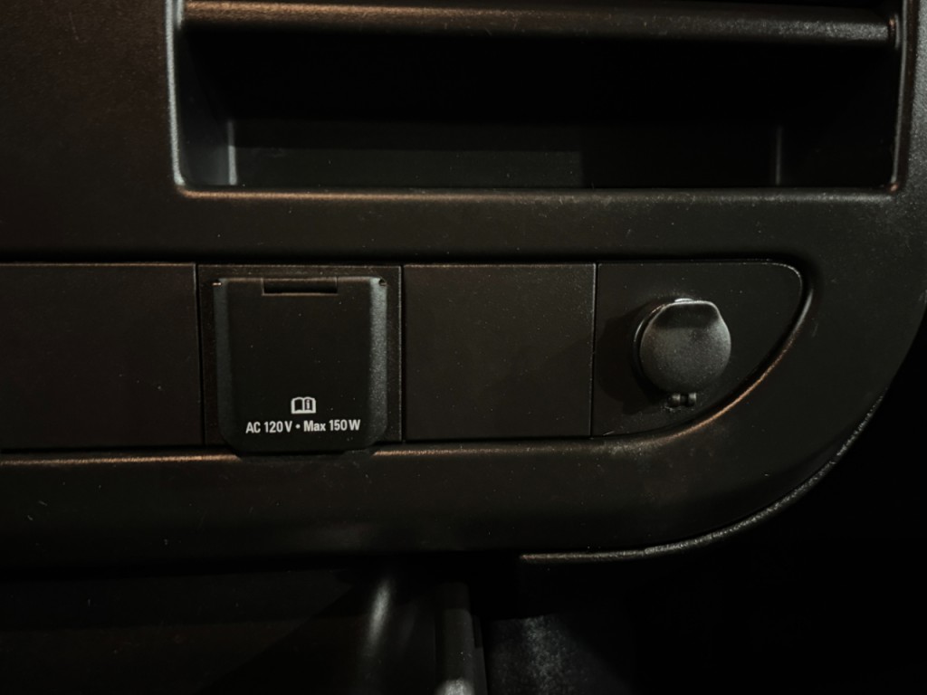 2021 Chevrolet Express Image 29