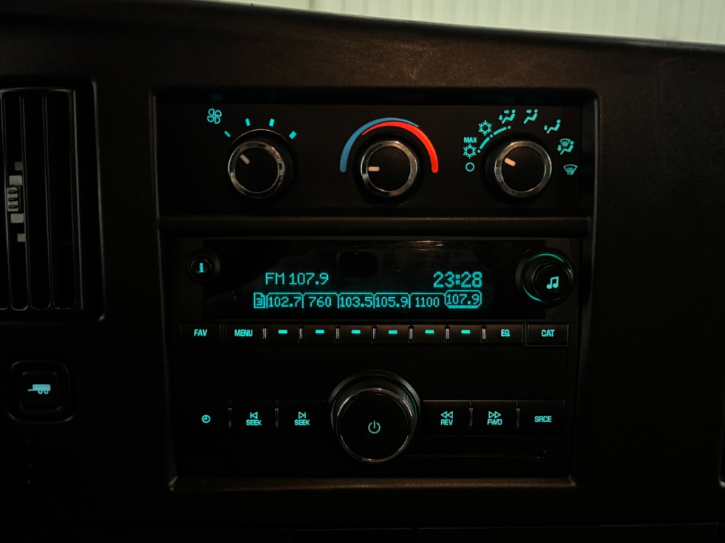 2021 Chevrolet Express Image 30