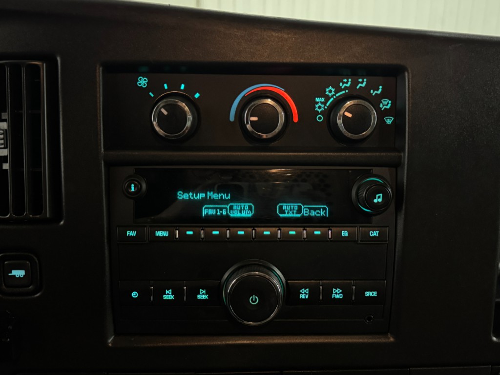 2021 Chevrolet Express Image 31