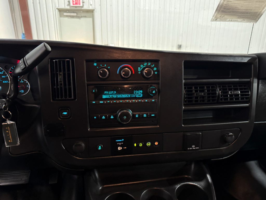 2021 Chevrolet Express Image 34