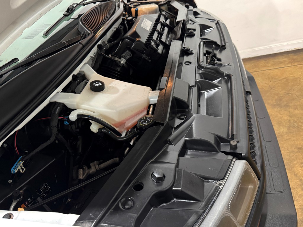 2021 Chevrolet Express Image 37