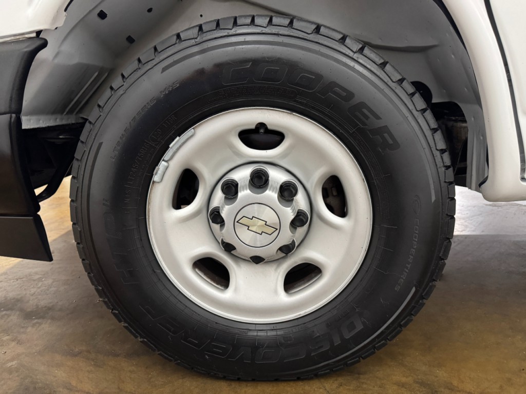 2021 Chevrolet Express Image 39