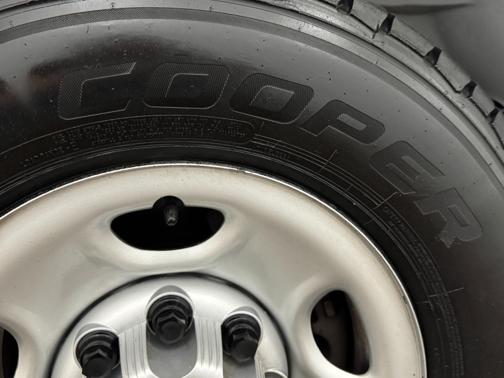 2021 Chevrolet Express Image 40