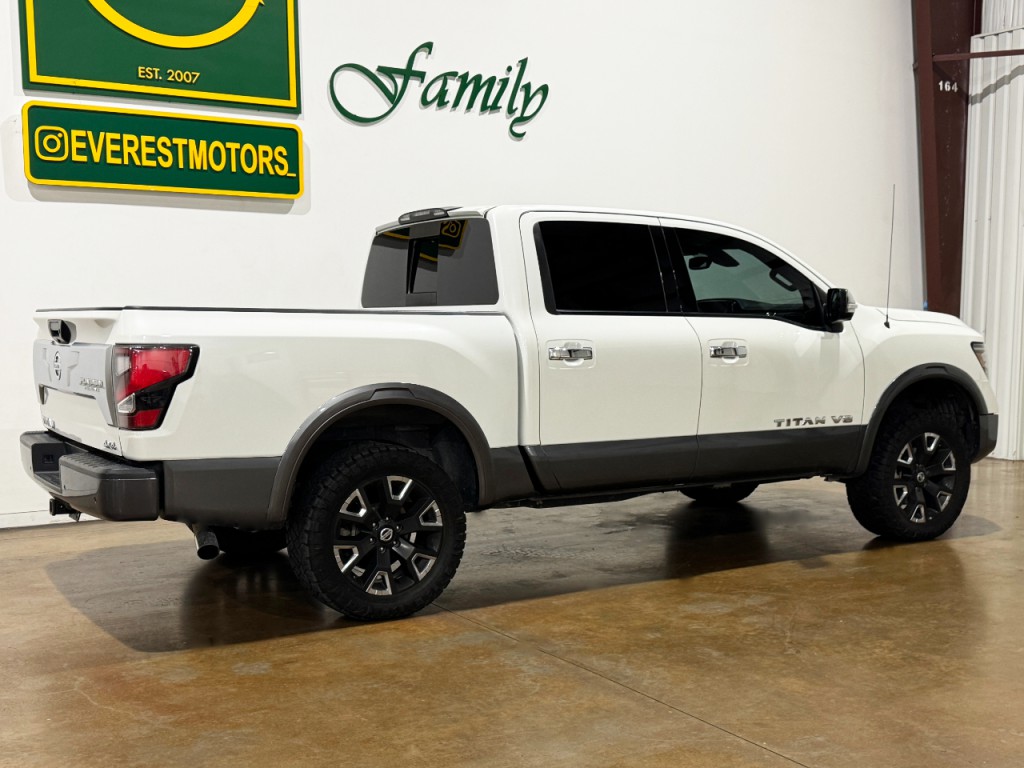 2020 Nissan Titan Image 4