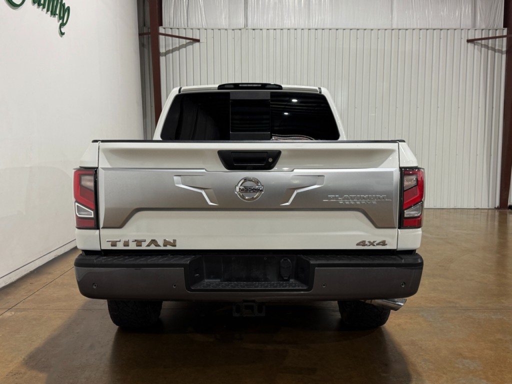 2020 Nissan Titan Image 5