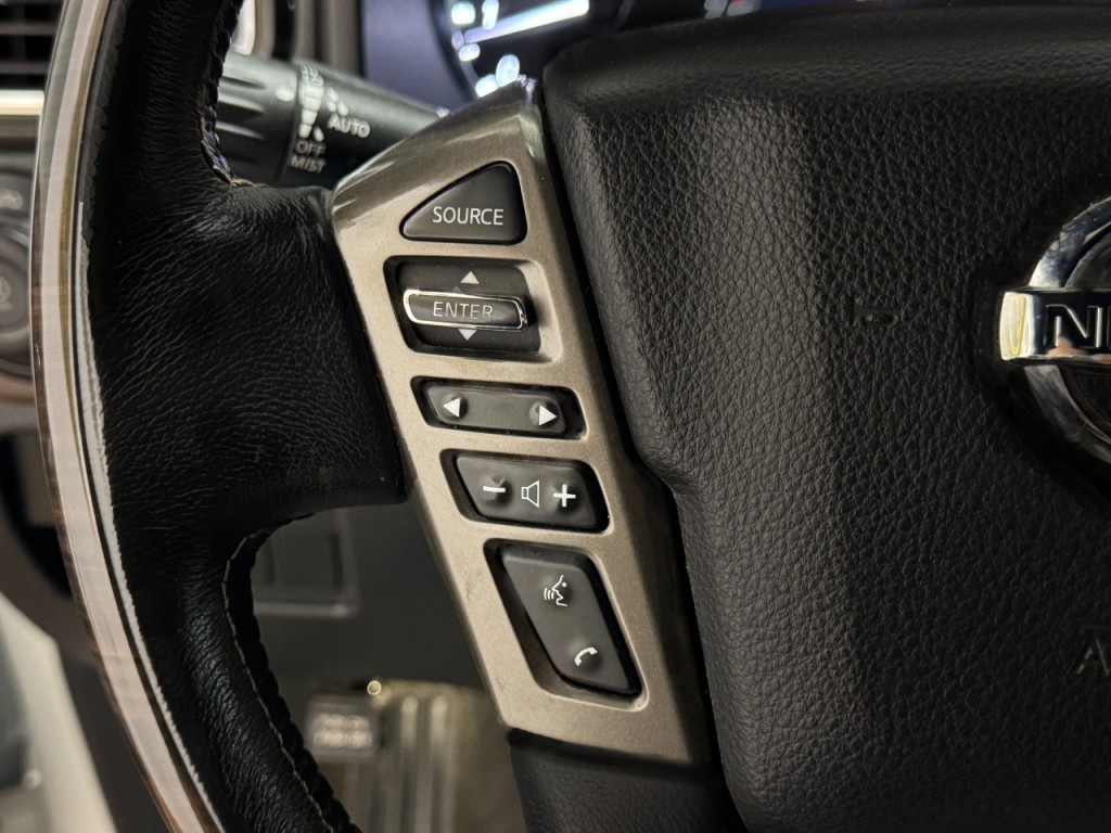 2020 Nissan Titan Image 8