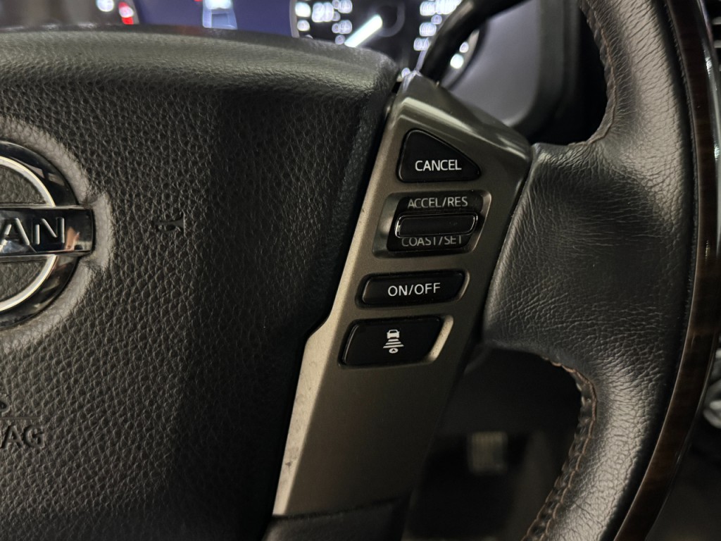 2020 Nissan Titan Image 9
