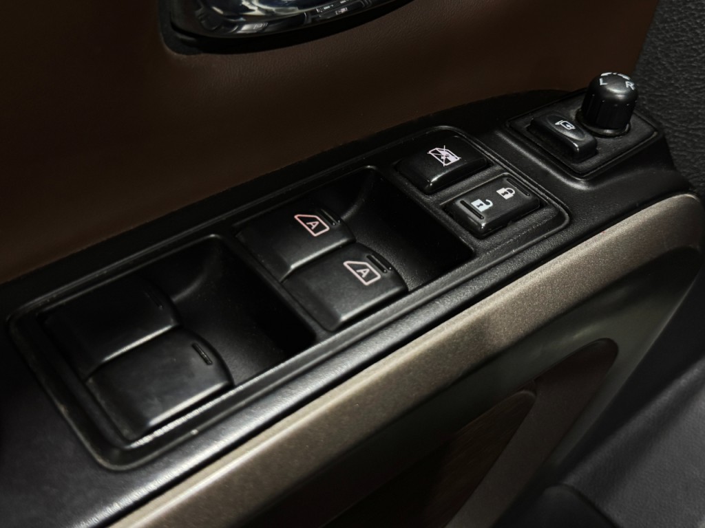 2020 Nissan Titan Image 10