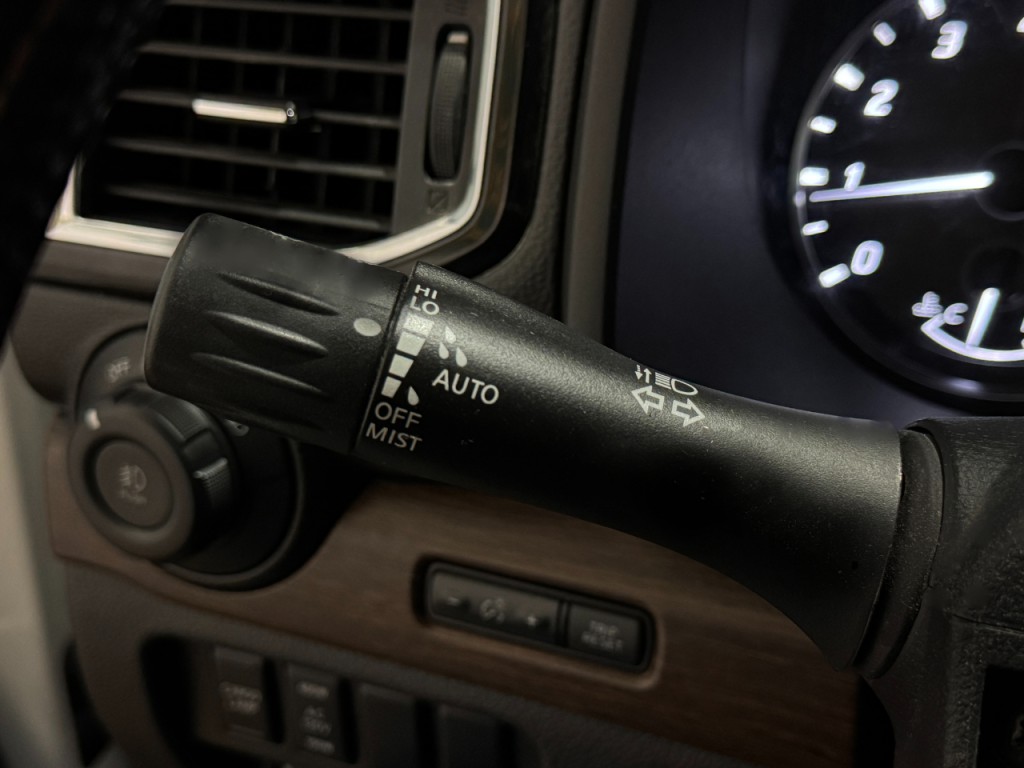 2020 Nissan Titan Image 12