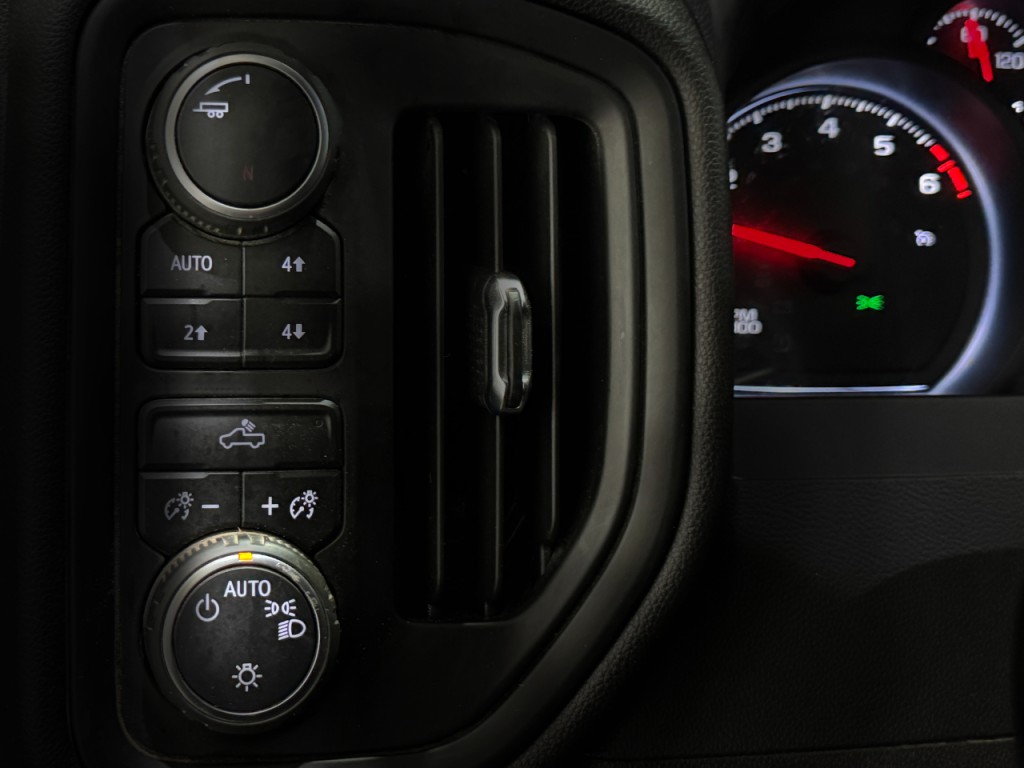 2023 Chevrolet Silverado 1500 Image 4