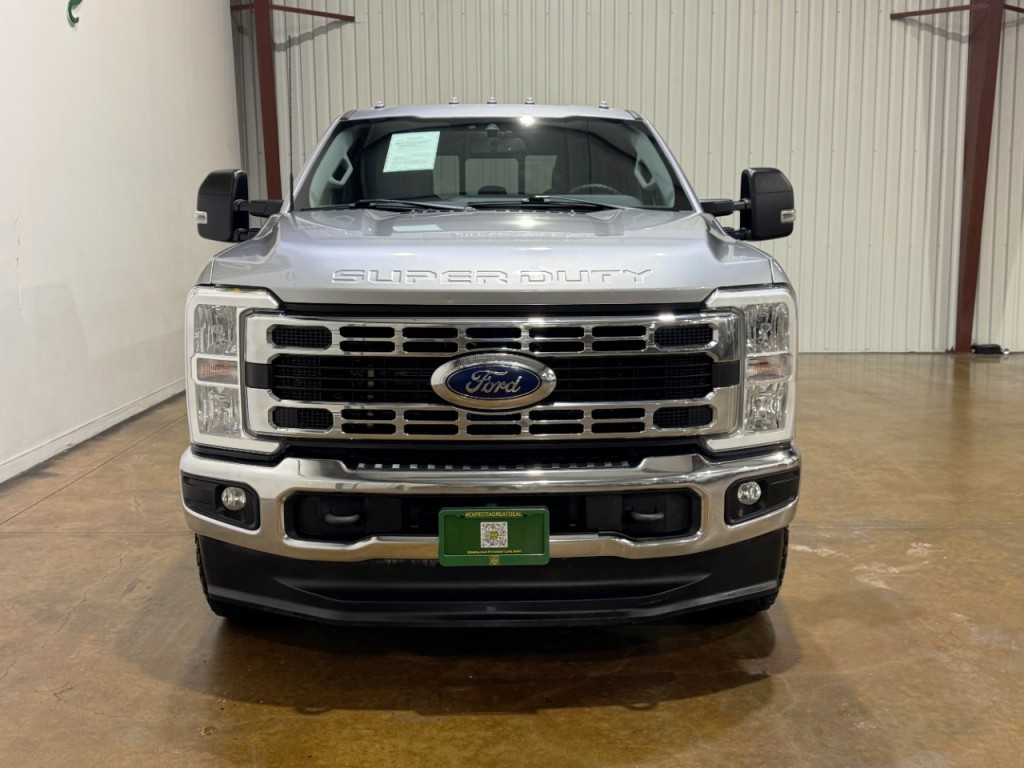 2023 Ford F-250 Image 2