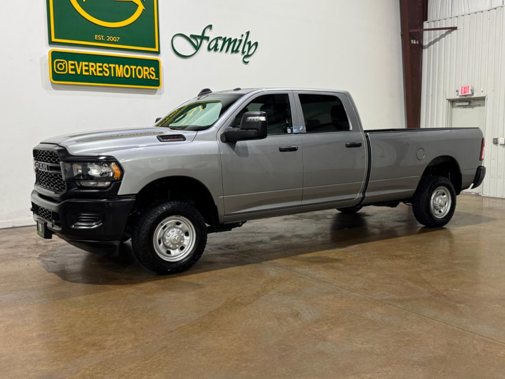 2023 RAM 2500 Image 3