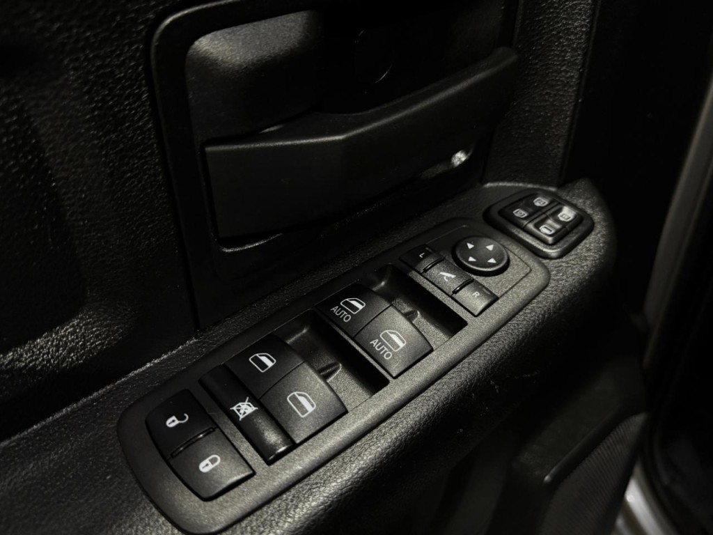 2023 RAM 2500 Image 25