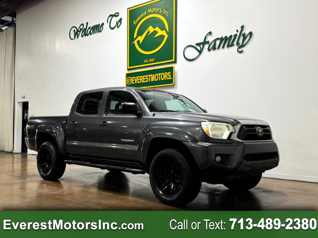 2015 Toyota Tacoma Image 1