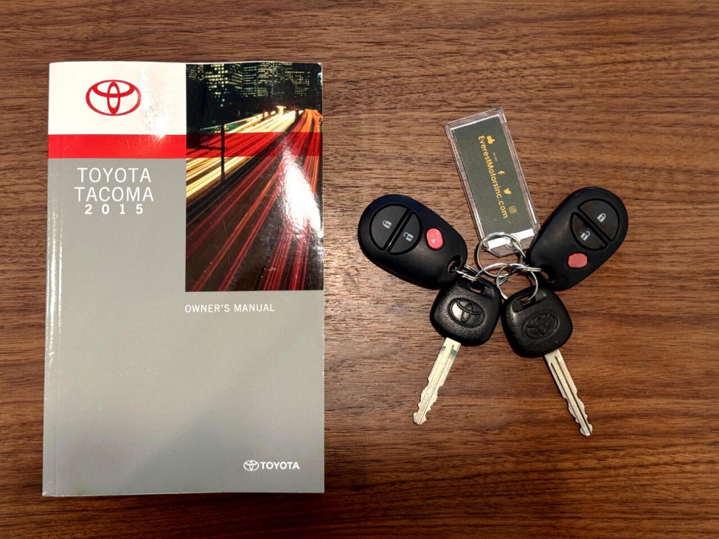 2015 Toyota Tacoma Image 15