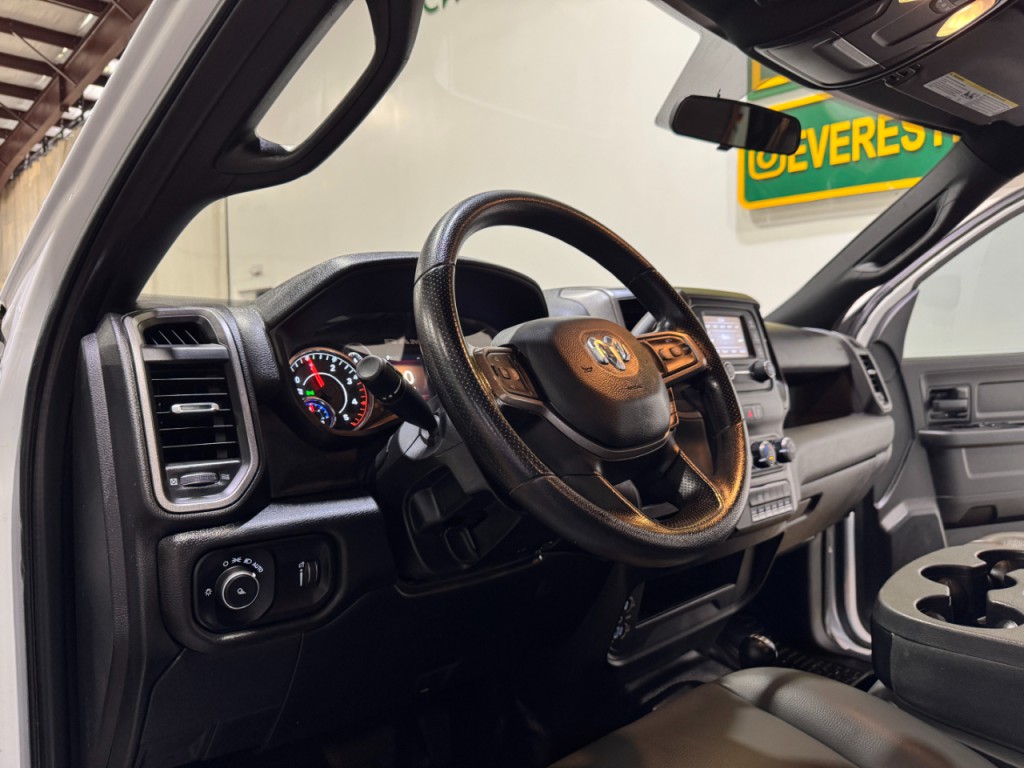 2023 RAM 3500 Image 10