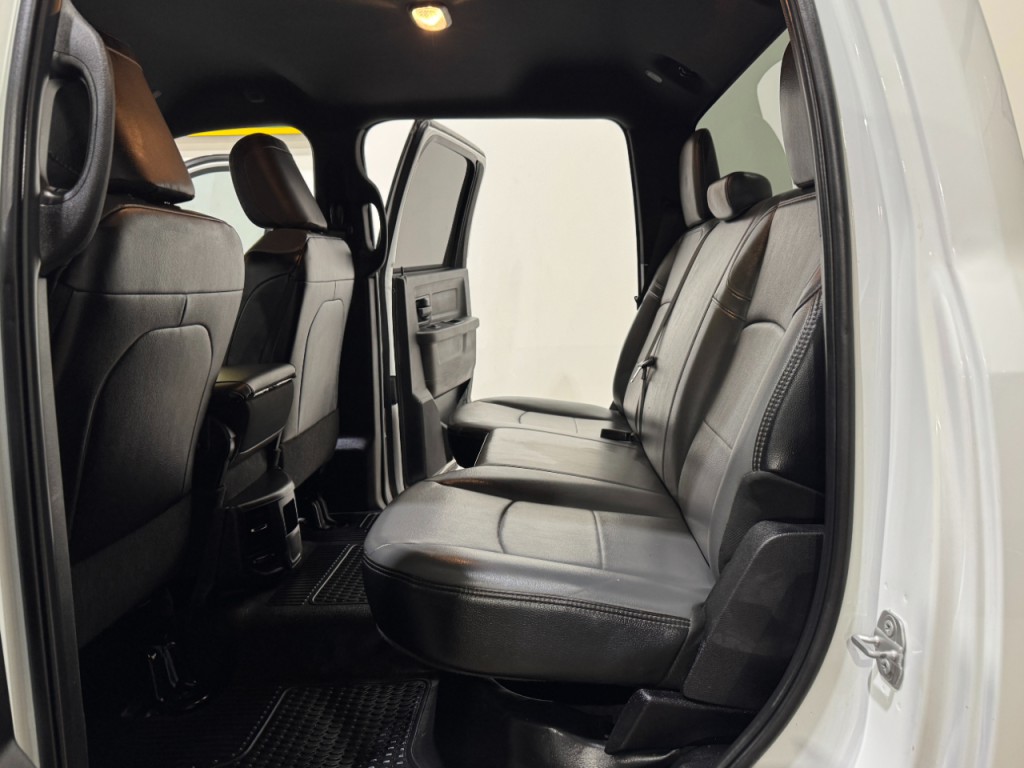 2023 RAM 3500 Image 15