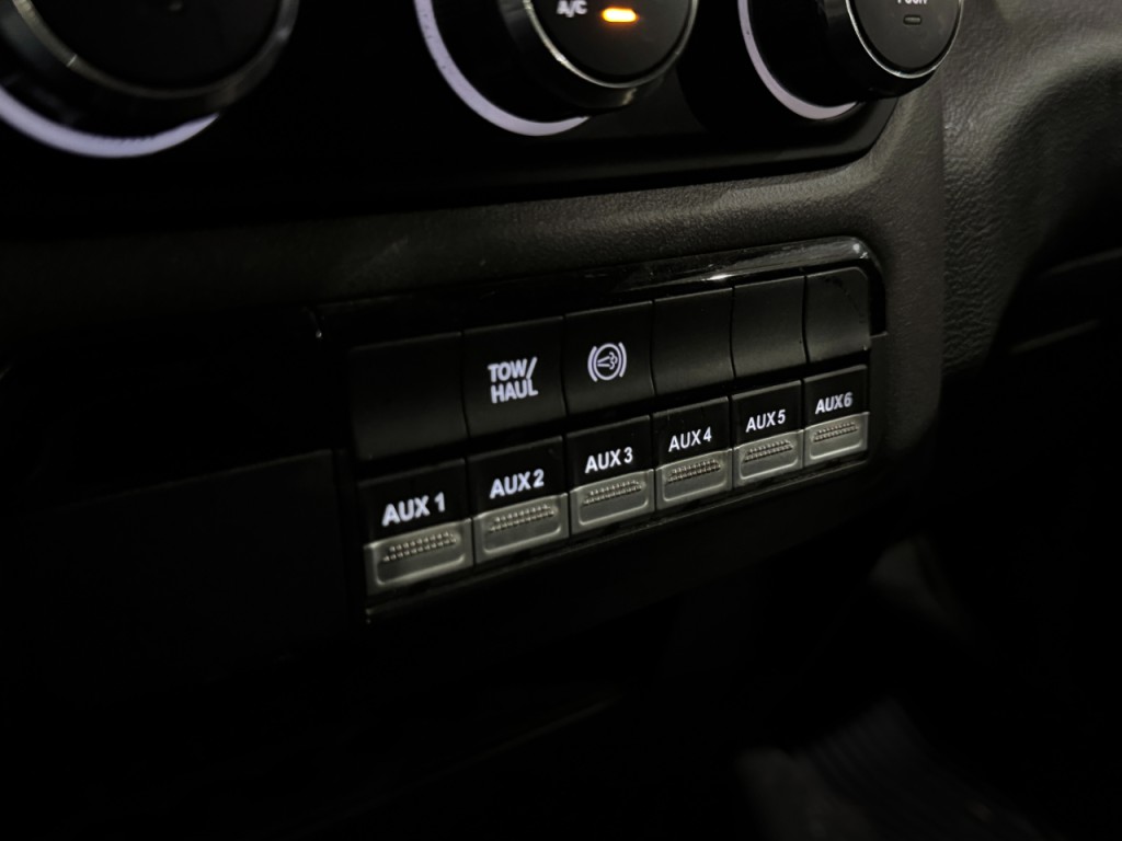 2023 RAM 3500 Image 29