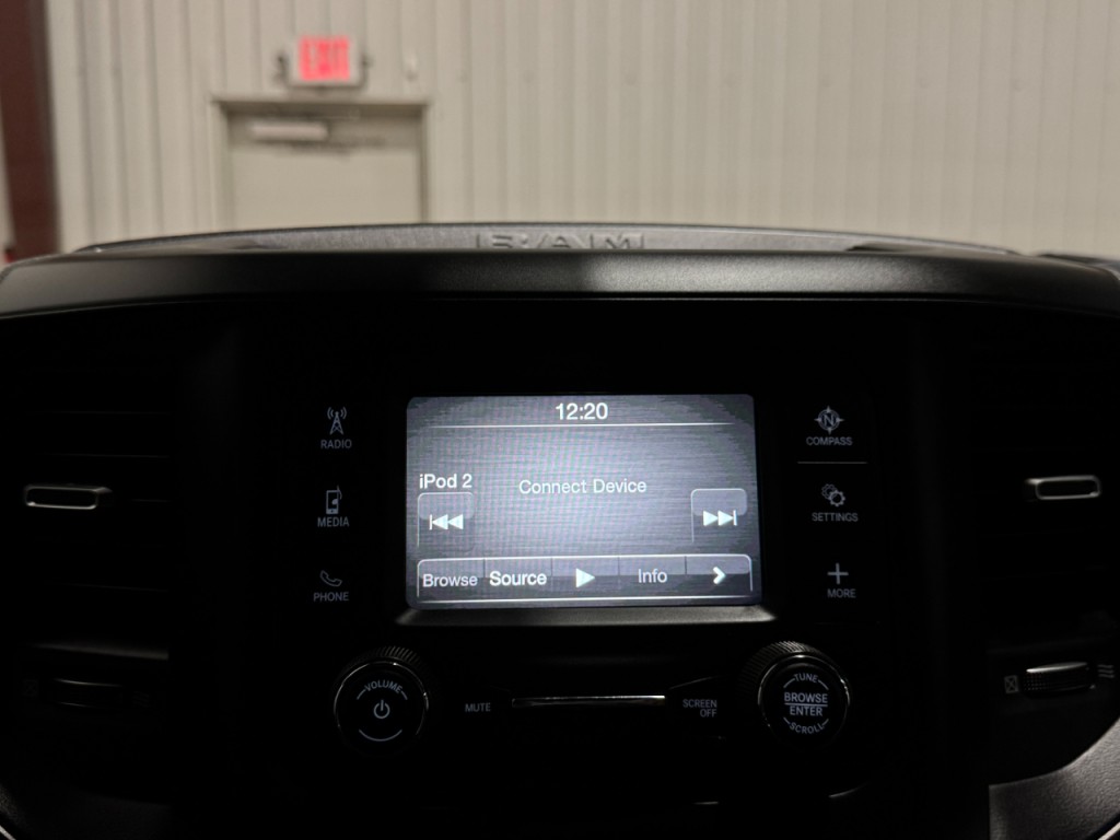 2023 RAM 3500 Image 37