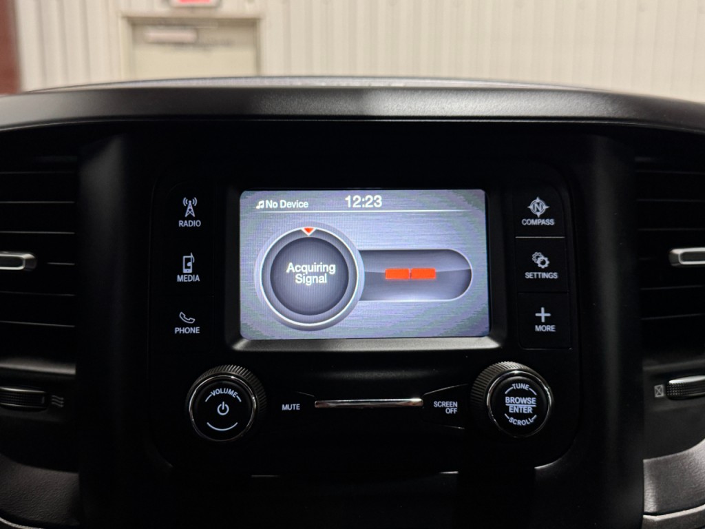 2023 RAM 3500 Image 39