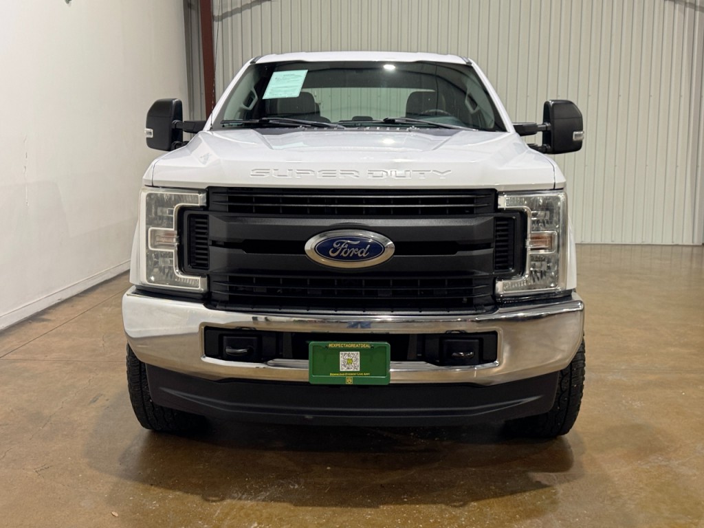 2017 Ford F-250 Image 2