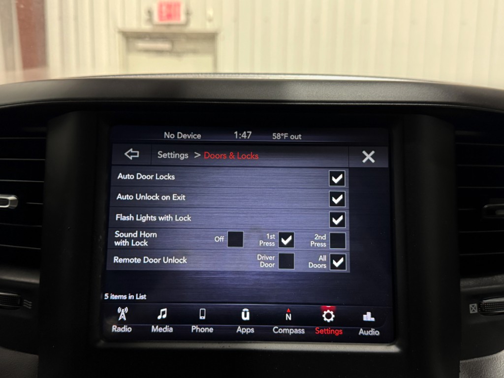 2020 RAM 3500 Image 23