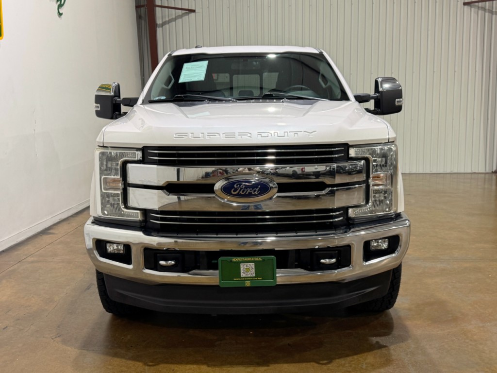2017 Ford F-250 Image 2