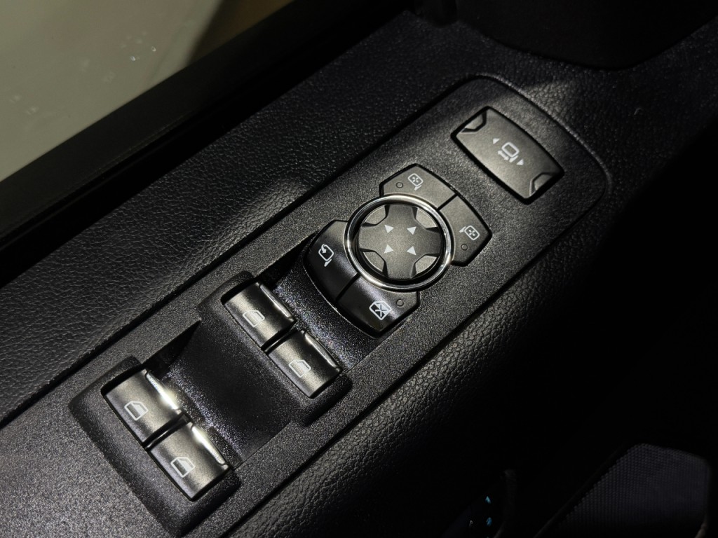 2017 Ford F-250 Image 30