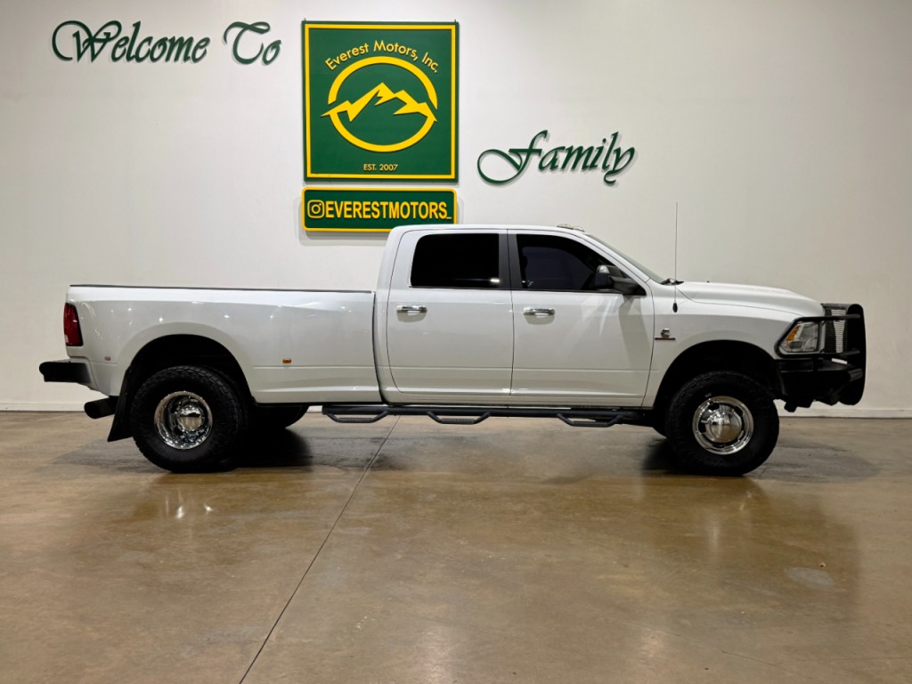 2017 RAM 3500 Image 2