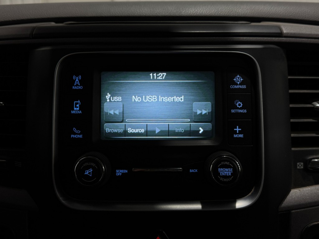 2017 RAM 3500 Image 10