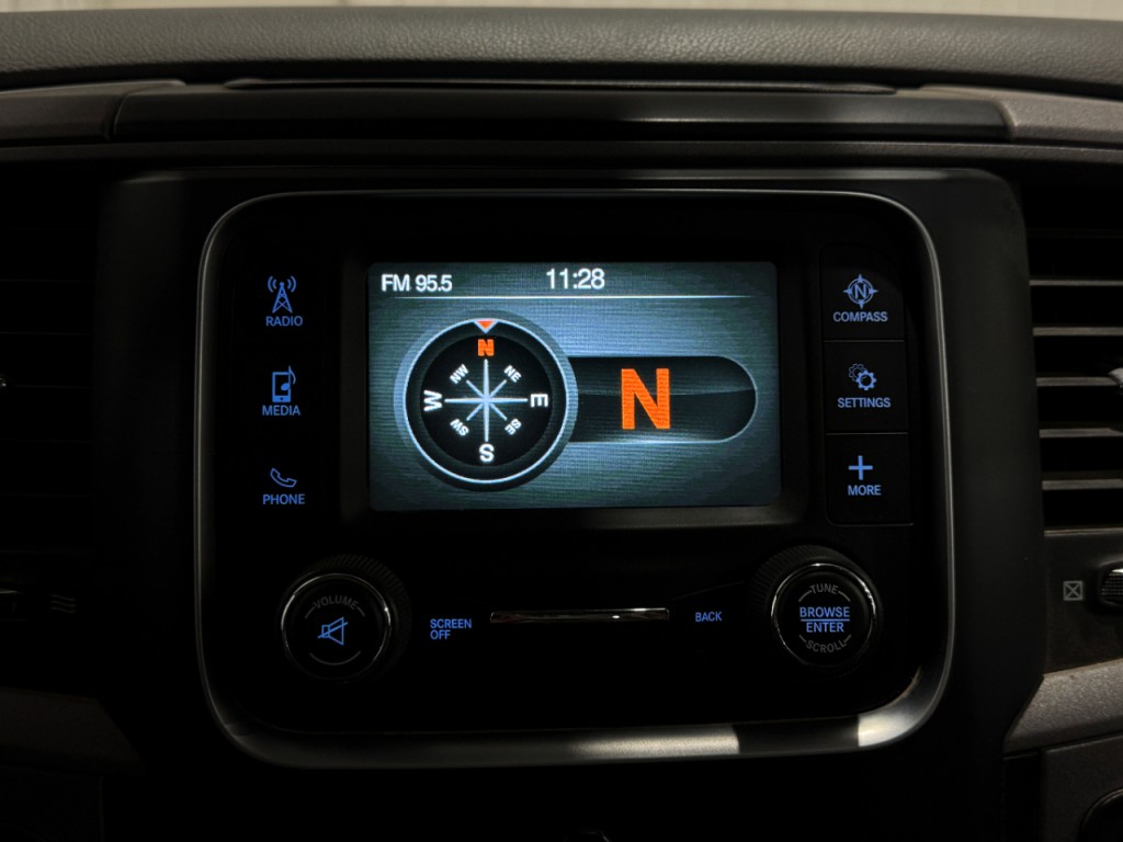 2017 RAM 3500 Image 12