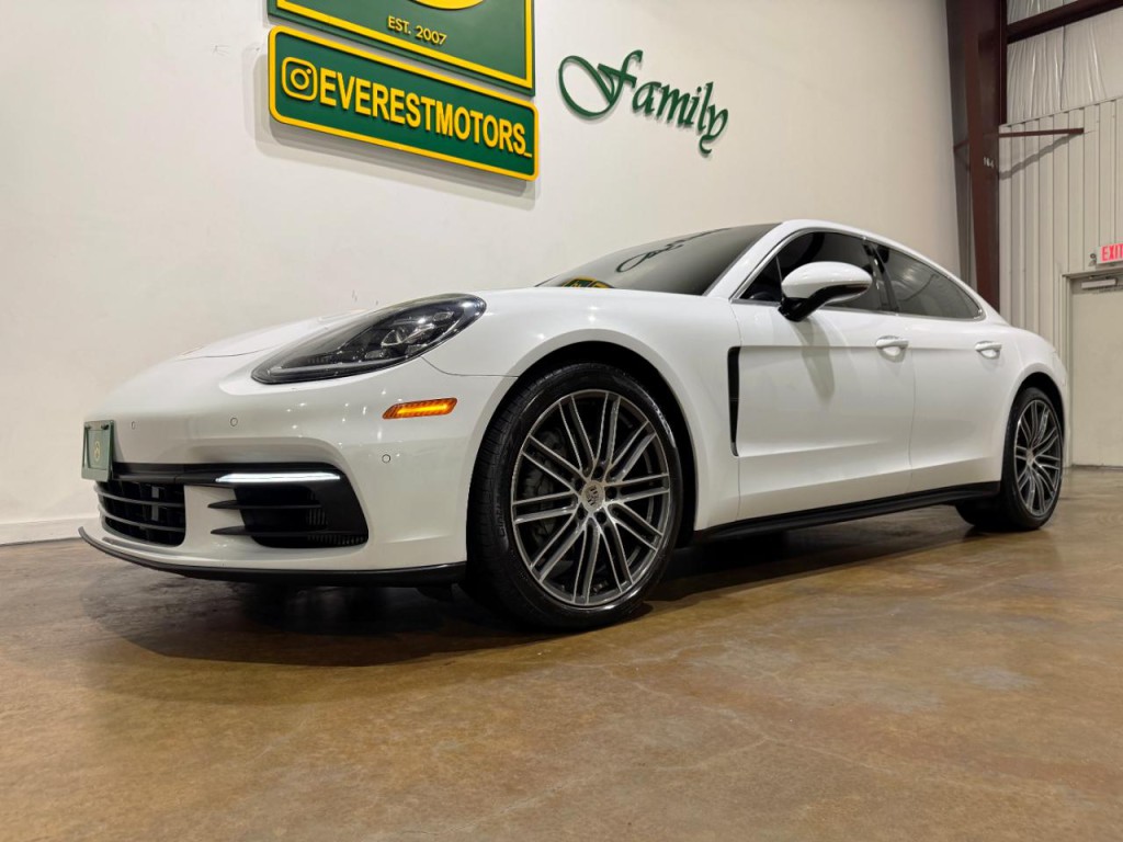 2017 Porsche Panamera Image 3