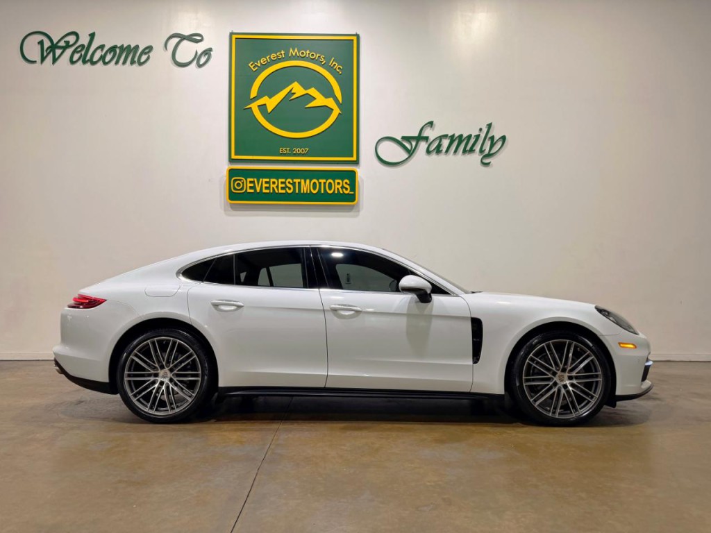 2017 Porsche Panamera Image 9