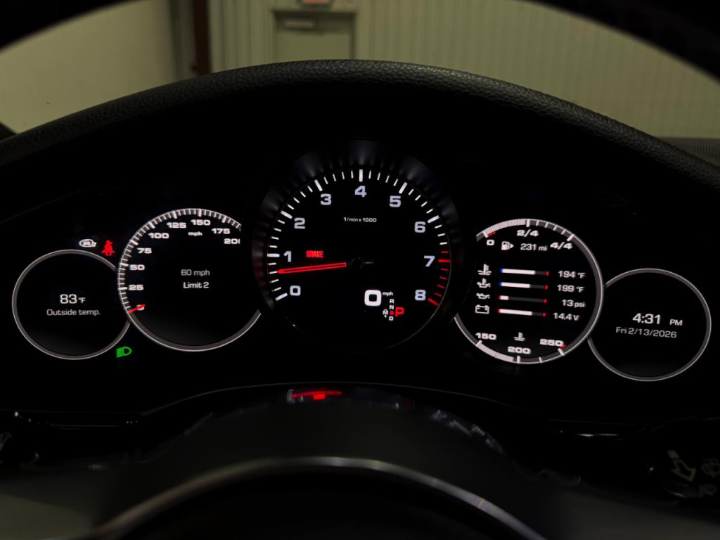 2017 Porsche Panamera Image 64