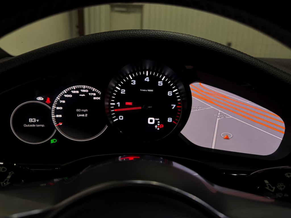 2017 Porsche Panamera Image 66