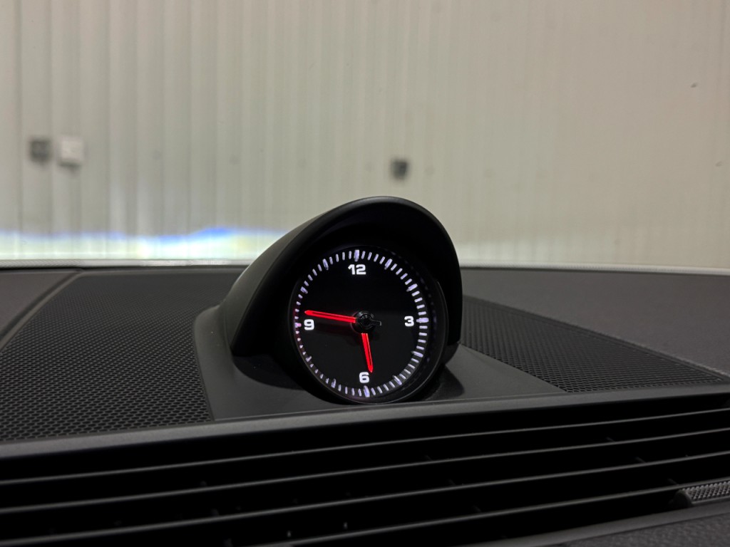 2017 Porsche Panamera Image 75