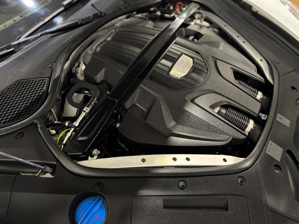 2017 Porsche Panamera Image 86