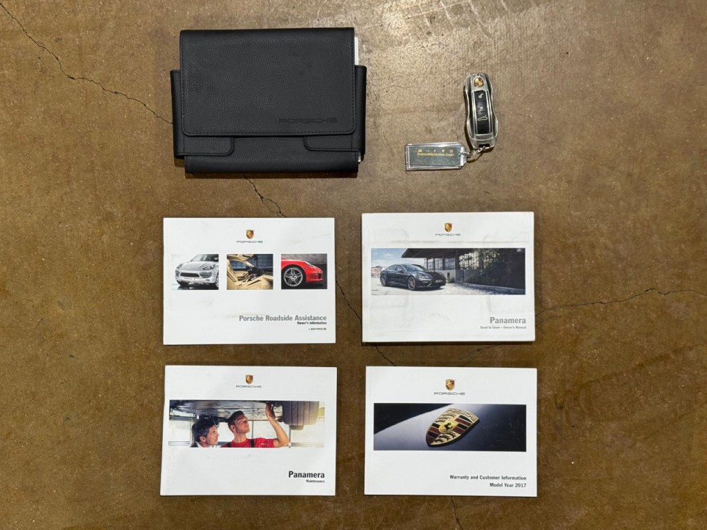 2017 Porsche Panamera Image 90