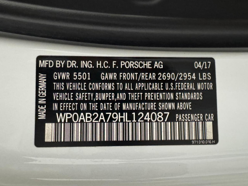 2017 Porsche Panamera Image 92